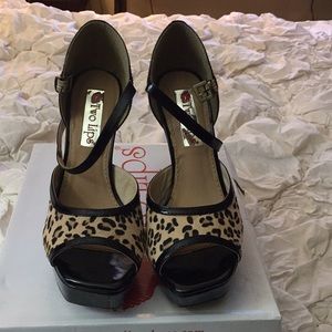 Two lips calf hair new leather leopard shoes